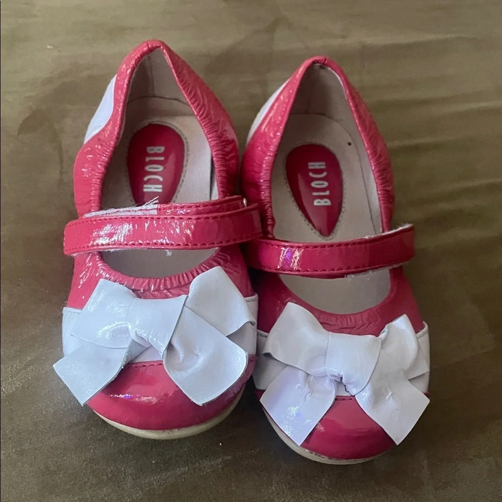 Bloch Pink and White Kids Ballet Flats size 23 little kids vero curio